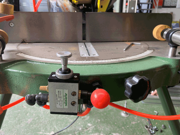 Máy cắt nhôm để bàn JS350 chuyên cắt nhôm hệ